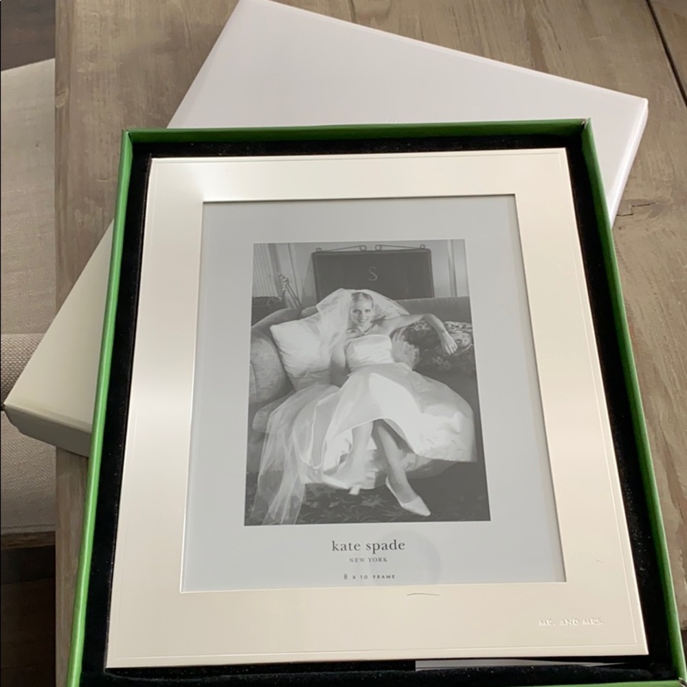 Kate spade Darling Point 8X10 silver frame